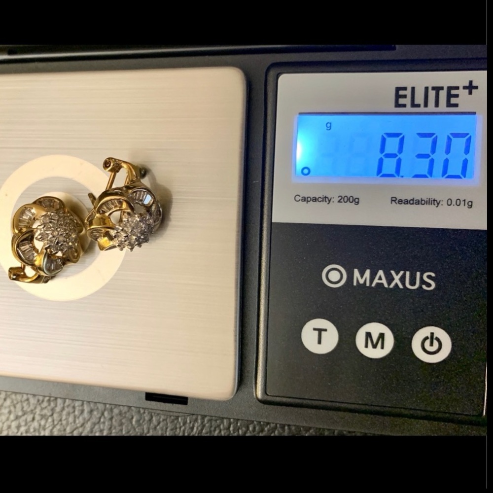 🔥SUPER SALE REDUCTION🔥✅PRICE FIRM✅ 14k Solid Gold Flower Diamond Earrings - Picture 13 of 17